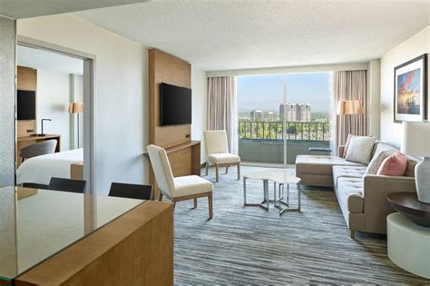 WARNER CENTER MARRIOTT WOODLAND HILLS LOS ANGELES: LOW RATES, SAVE ON ...