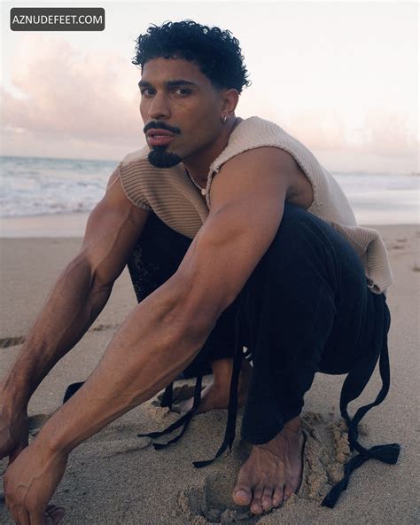 HUGO ALMONTE Feet - AZNudeFeet Men