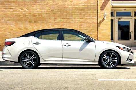 Novo Nissan Sentra 2023 chega em março para ocupar o espaço do Honda Civic | Quatro Rodas