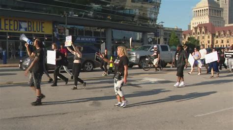 Protesters gather in downtown St. Louis call for change after fatal ...