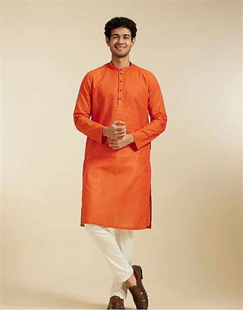 Navratri 2025: Immerse Yourself In Vibrant Styles In Orange On Day 7 ...