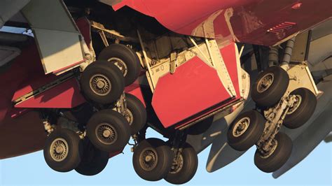 Landing Gear: What Kinds Are There & Which Planes Have The Most Wheels?
