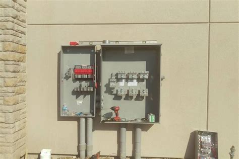 Multi-Panel Installation 的图像结果