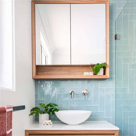 https://justinplace.com.au/wp-content/uploads/2021/07/timber-mirror-cabinet.jpg?utm_source=chatgpt.com