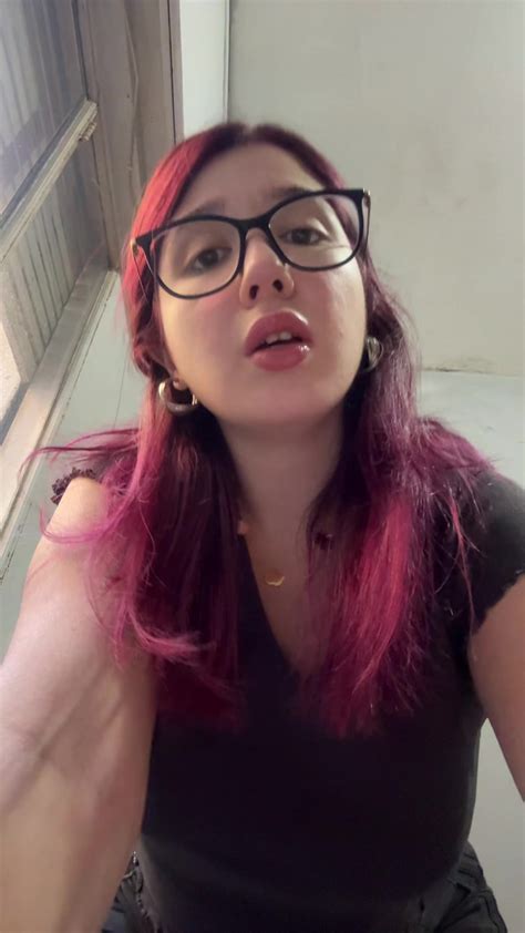 Chloe (@sumchloe) - Urlebird