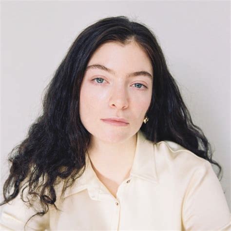 Lorde Lands Third Alternative Albums No. 1 With ‘Solar Power’