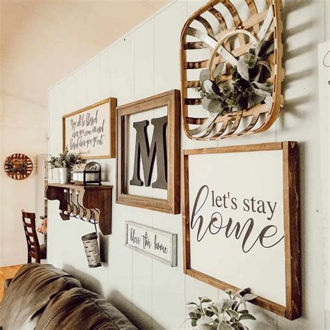 31 Charming Farmhouse Wall Décor Ideas for Some Rustic Flair