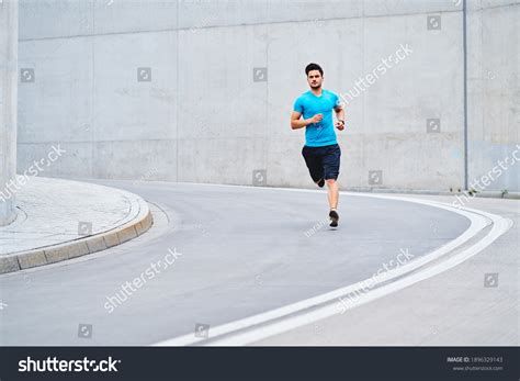 Stock Man Running 的图像结果