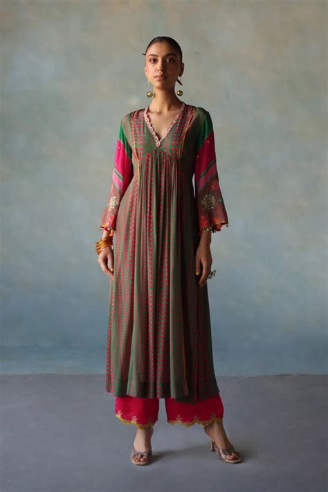 Gul Green - Hot Pink Front Puckering Tassel Sleeve Kurta Set – Raji Ramniq