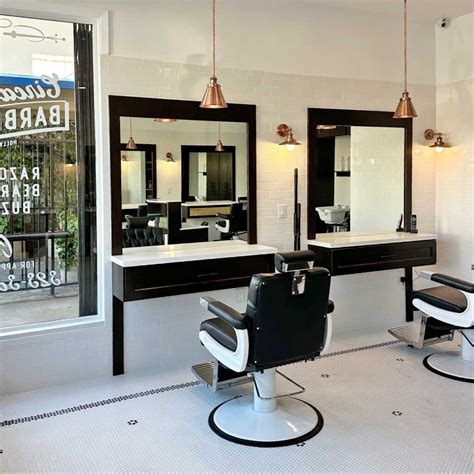 Haircuts, Fades & Razor Shave in Hollywood | Circa 33 Barbershop