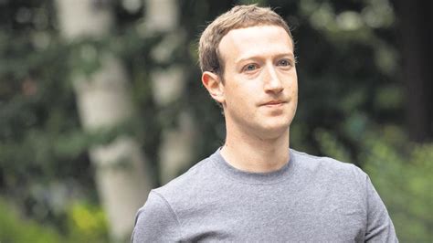 Mark Zuckerberg builds a glowing wooden box to help his wife Priscilla ...