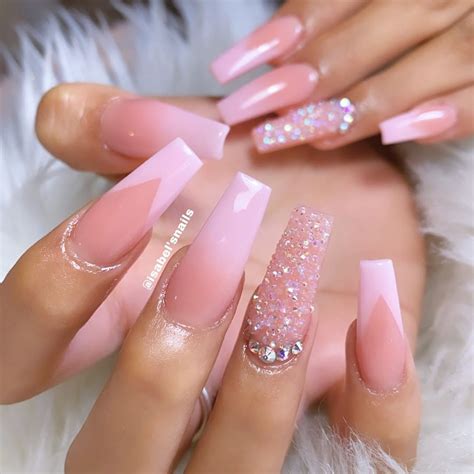 nails light pink and gold