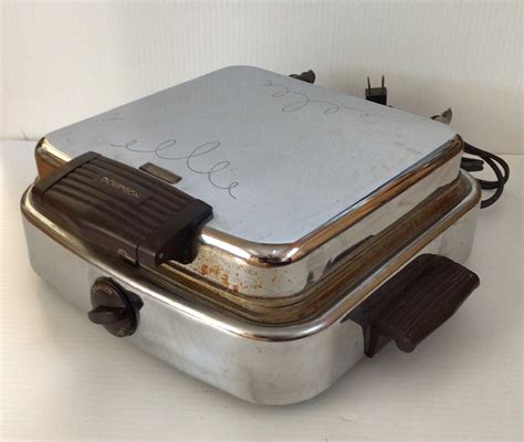 Vintage Dominion Waffle Iron