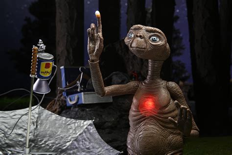 E.T.外星人 40周年紀念 Ultimate! 可動人偶 - E.T. 豪華版 - E.T. the Extraterrestrial ...