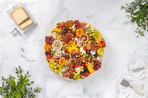 Round Charcuterie Board 17” – Lucky Graze