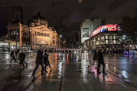 Yarra River Reflections & Flinders Street Night Long Exposure Workshop ...