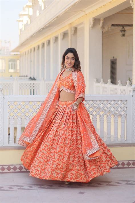 Aarihanta Pure Dyable Viscose Jacquard Dhavani Set | Langa Voni | Shop ...