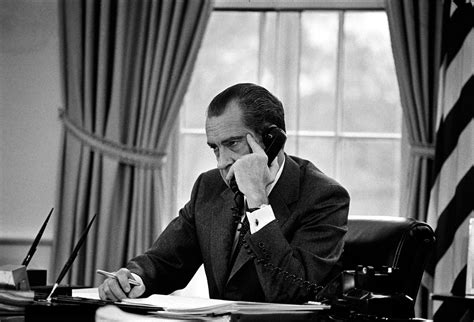 Review: 'Watergate' Shocks Anew With Its True Tale of Political Scandal ...