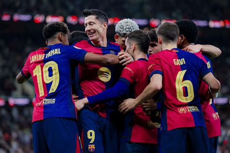 تعرف على تشكيلة برشلونة أمام ريال مدريد بنهائي كأس إسبانيا