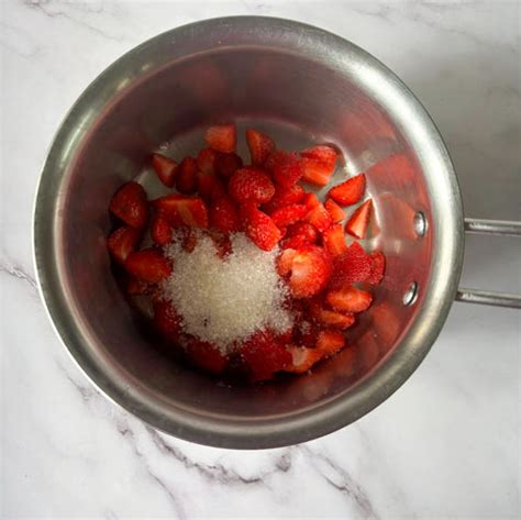 White Chocolate Strawberry Mousse – Ask Foods