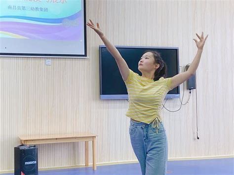 南昌县第三幼儿园：开展新教师舞蹈才艺展示活动