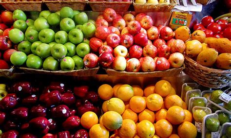卖水果的商贩高清图片下载-正版图片502150471-摄图网