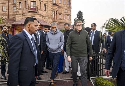 CM Omar Abdullah unveils official logo of Jammu Marathon
