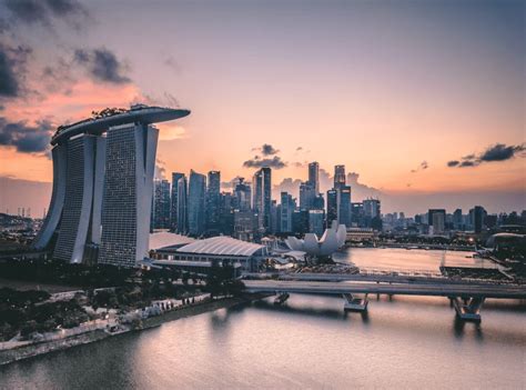 想赚钱去哪个国家打工好？新加坡打工怎么样？为什么推荐新加坡？ | 新加坡新闻