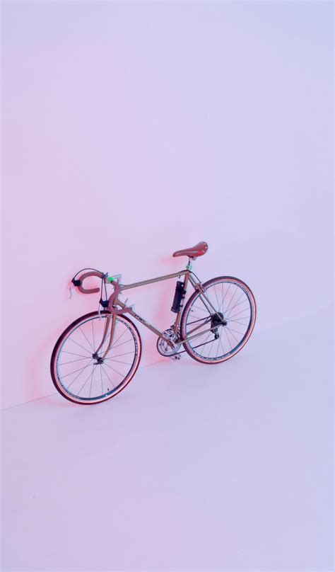 Download wallpaper bike, wall, angle, section minimalism in resolution ...