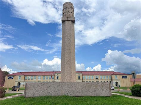 A tiny East Texas museum makes sure the history of the London School ...