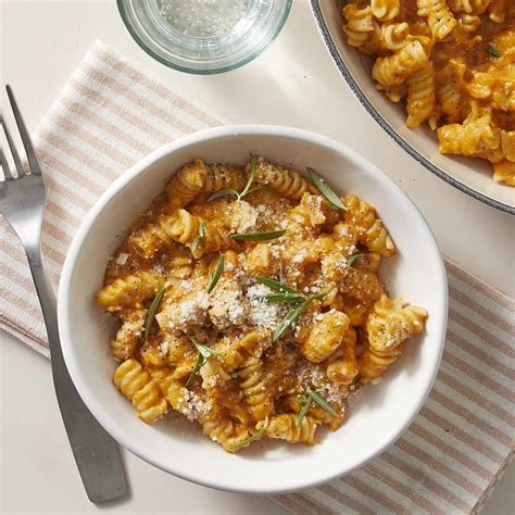 20+ Comforting, Creamy Pasta Recipes
