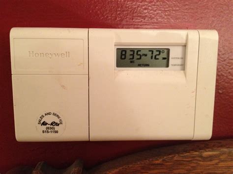 How to Program a Honeywell Thermostat Model T8112D1021 - Share Your Repair