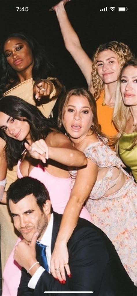 Hannah Berner wedding photo jumpscare : r/girlsgottaeatsnark