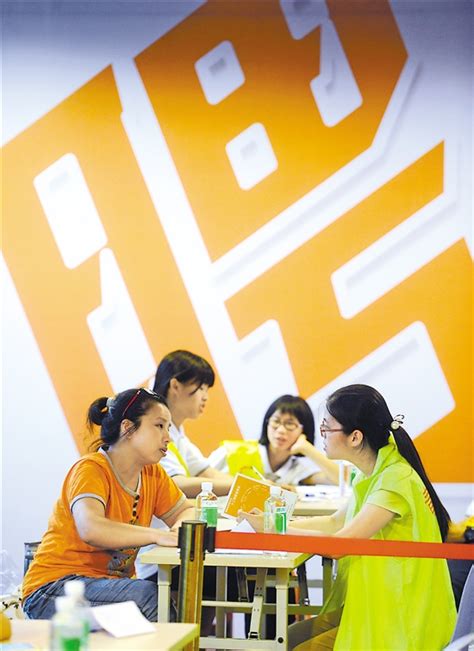 2022年苏州电子厂大量招聘暑假工-薪资5200~6000元-苏州工厂招聘暑假工