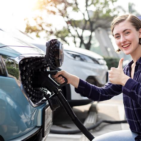 Battery Charging Solutions: Fast Charging vs. Battery Swapping