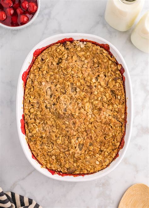 Easy Cherry Crumble Recipe (with Canned Cherries)