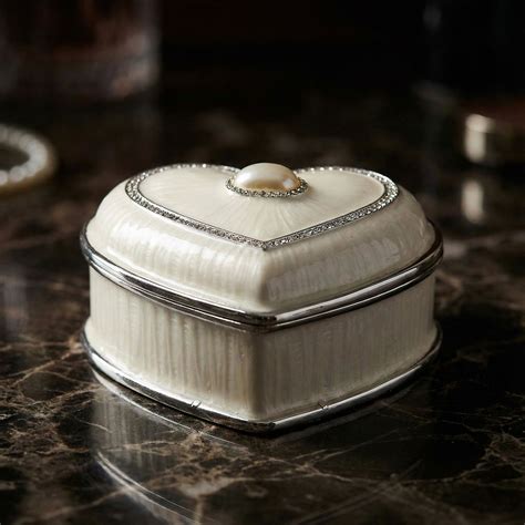 Puzderko w kształcie serca zdobione 11,5 x 10,7 x 6,3 cm kremowe ...