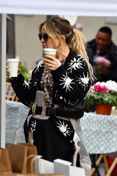 KATE HUDSON at Farmers Market in Beverly Hills 01/22/2023 - HawtCelebs