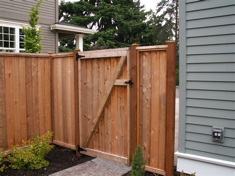 Wood fence with gate (503)760-7725 #fence #superiorfence | Gates ...