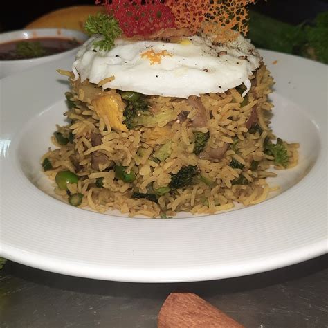 THE PINNACLE INN SARNATH (Varanasi) - Hotel Reviews, Photos, Rate ...