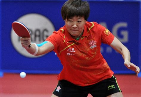 图文：世乒赛中国女团3-0美国 郭炎反拍回球-搜狐体育