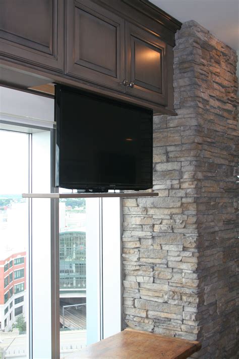 Hidden TV in Kitchen Cabinet #RhodeIslandkitchen | DETAILS | Pinterest ...