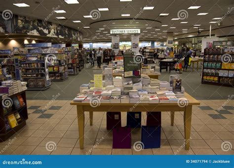 Bookstore editorial stock image. Image of shelves, education - 34071794