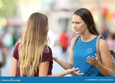 Angry Conversation 的图像结果