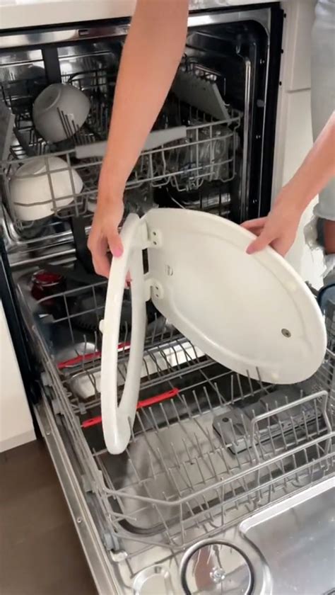 Viral toilet 'cleaning' hack sparks controversy: 'Nasty AF'