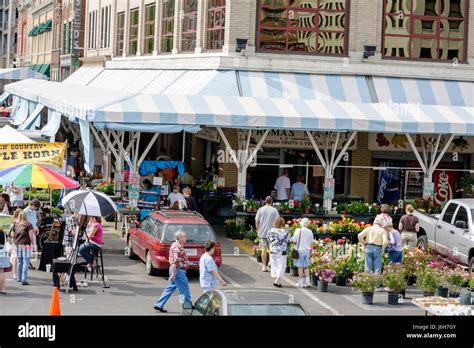 Roanoke Virginia,Market Square,Farmers' Market,weekly,families,shopping ...