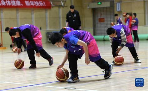 宁夏银川：为抗疫人员子女免费赠送篮球课-宁夏新闻网