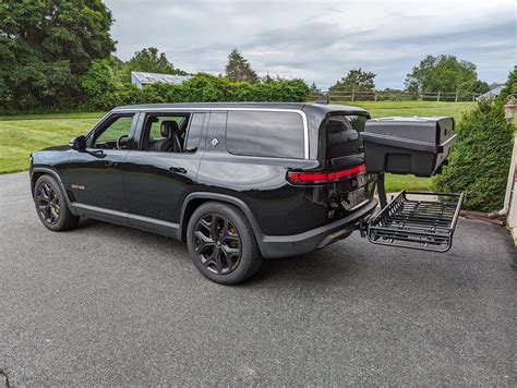 Yakima EXO System is the best swing away cargo hitch-based solution for my R1S | Rivian Forum ...