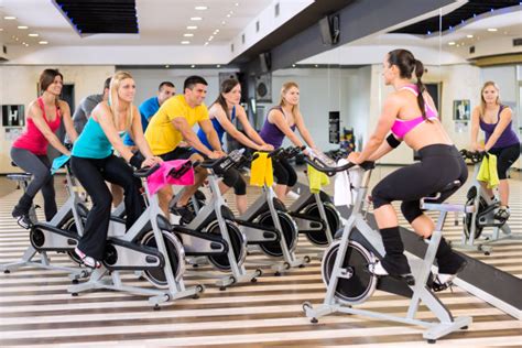 健身房动感单车训练注意事项 - 力美健体育