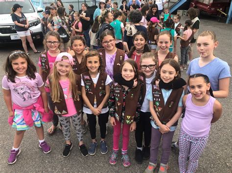 Brownies Girl Scouts Canada at Willie Liggins blog